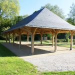 Construction d'une halle couverte ouverte