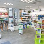 Photo transformation batiment en Pharmacie